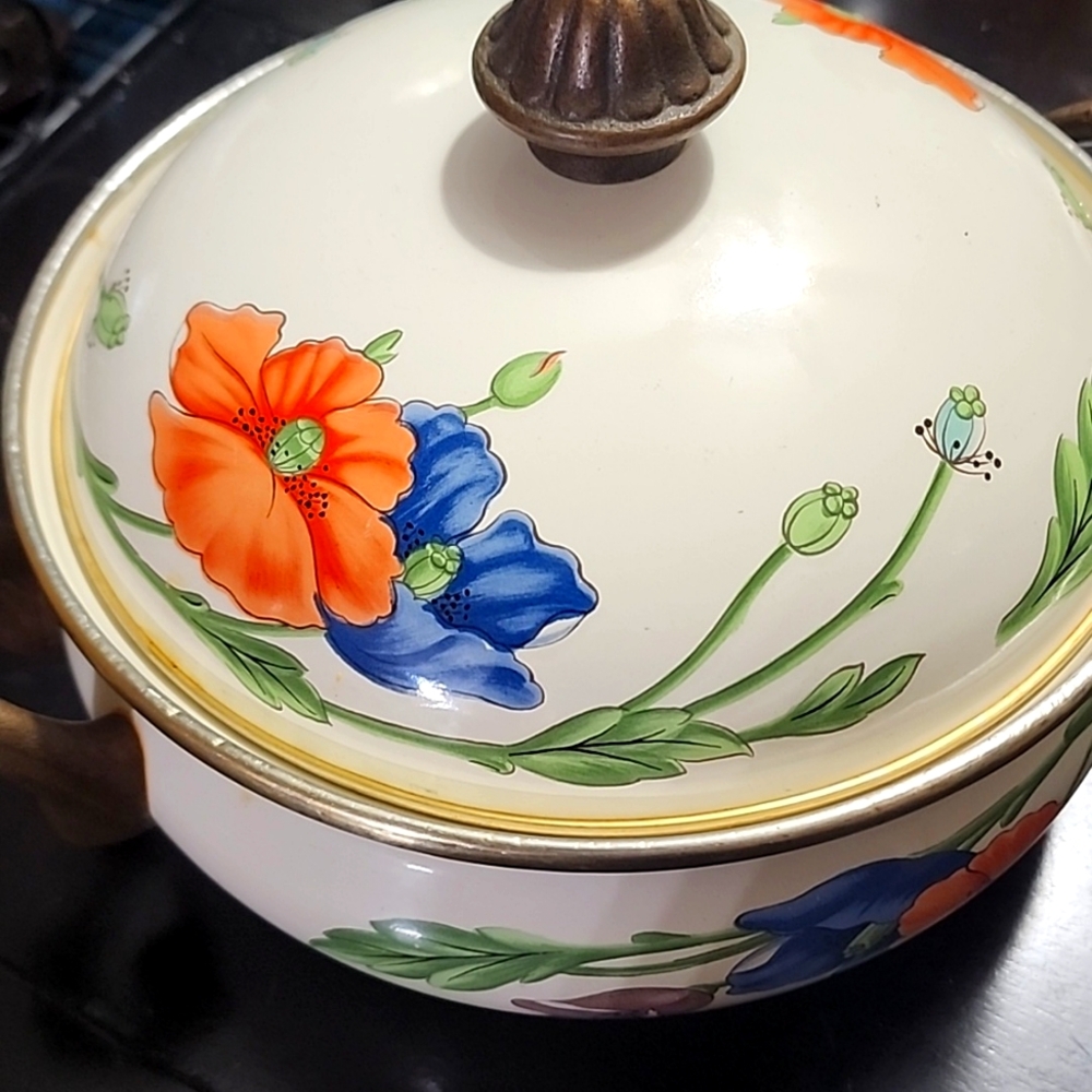 Vintage ASTA Enamelware Dutch Oven